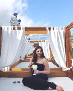 Sara Tendulkar feet photo thumbnail