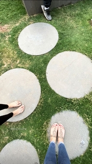 Sara Tendulkar feet photo thumbnail