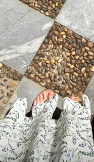 Sara Tendulkar feet photo thumbnail