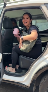 Sara Tendulkar feet photo thumbnail