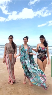 Sara Tendulkar feet photo thumbnail
