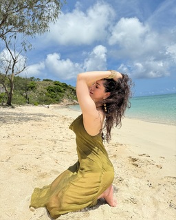 Sara Tendulkar feet photo thumbnail