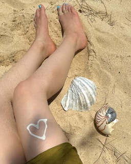 Sara Tendulkar feet photo thumbnail
