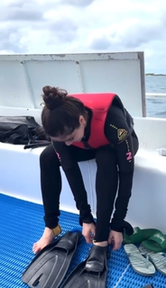 Sara Tendulkar feet photo thumbnail