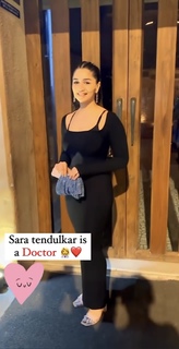 Sara Tendulkar feet photo thumbnail