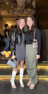 Sara Tendulkar feet photo thumbnail