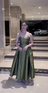 Sara Tendulkar feet photo thumbnail