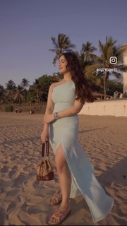 Sara Tendulkar feet photo thumbnail