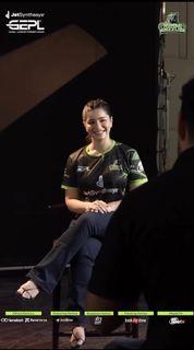 Sara Tendulkar feet photo thumbnail
