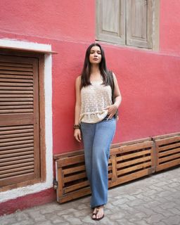 Sara Tendulkar feet photo thumbnail