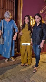 Sara Tendulkar feet photo thumbnail