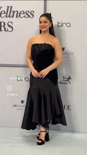 Sara Tendulkar feet photo thumbnail