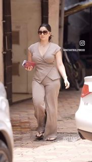 Sara Tendulkar feet photo thumbnail