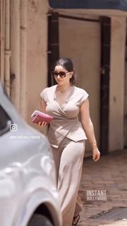 Sara Tendulkar feet photo thumbnail