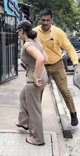 Sara Tendulkar feet photo thumbnail