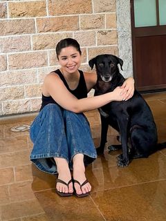 Sara Tendulkar feet photo thumbnail