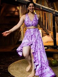 Sara Tendulkar feet photo thumbnail