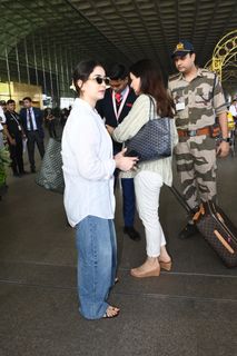 Sara Tendulkar feet photo 3