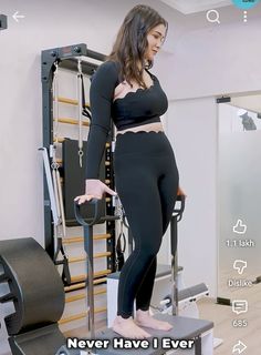 Sara Tendulkar feet photo 11