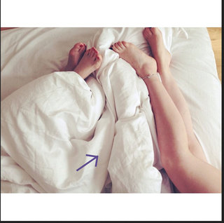 Sara Thompson feet photo 3