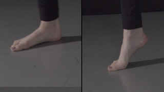 Sara Thompson feet photo 17