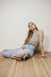 Sara Thompson feet photo 6