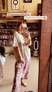 Sara Thompson feet photo 16
