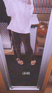 Sara Thompson feet photo 10