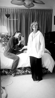 Sara Thompson feet photo 9