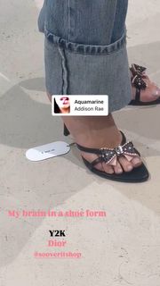 Sara Thompson feet photo 1