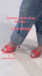 Sara Thompson feet photo 20