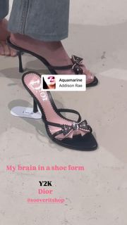 Sara Thompson feet photo 18