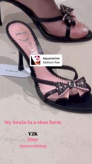 Sara Thompson feet photo 17