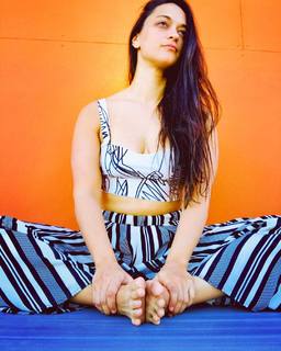 Sara Tomko feet photo 3