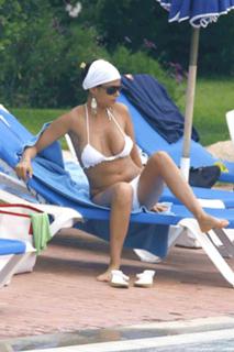 Sara Tommasi feet photo thumbnail