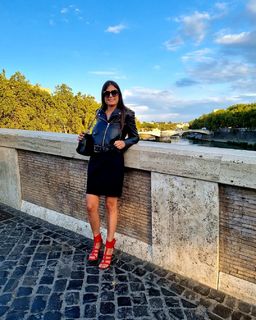 Sara Tommasi feet photo thumbnail