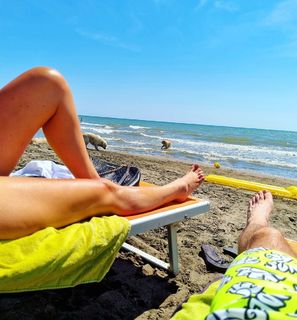 Sara Tommasi feet photo thumbnail