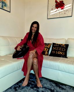 Sara Tommasi feet photo thumbnail
