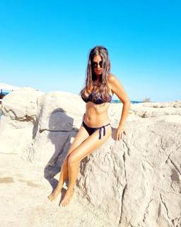 Sara Tommasi feet photo thumbnail