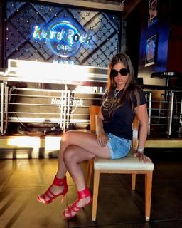 Sara Tommasi feet photo thumbnail