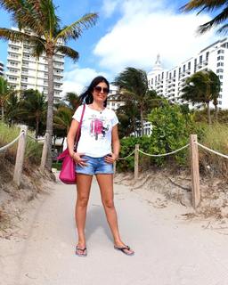 Sara Tommasi feet photo thumbnail