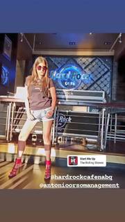 Sara Tommasi feet photo thumbnail