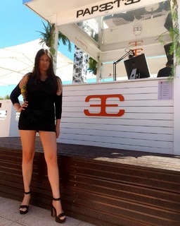Sara Tommasi feet photo thumbnail
