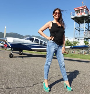Sara Tommasi feet photo thumbnail