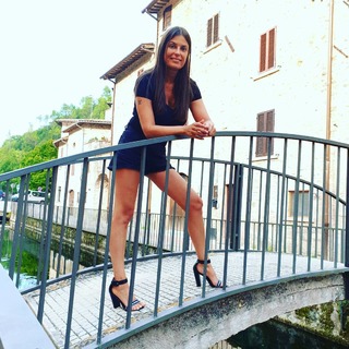 Sara Tommasi feet photo thumbnail