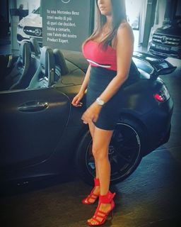 Sara Tommasi feet photo thumbnail