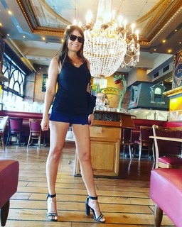 Sara Tommasi feet photo thumbnail
