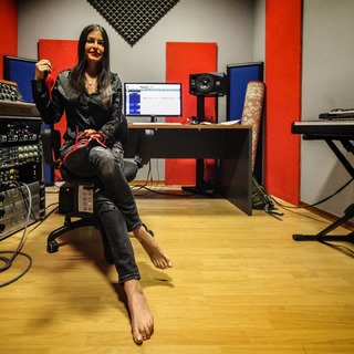 Sara Tommasi feet photo thumbnail