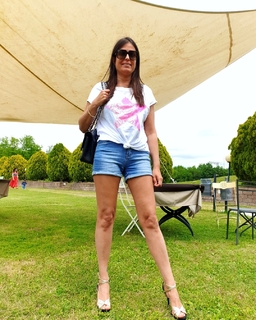 Sara Tommasi feet photo thumbnail