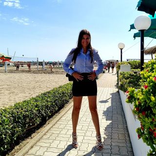 Sara Tommasi feet photo thumbnail